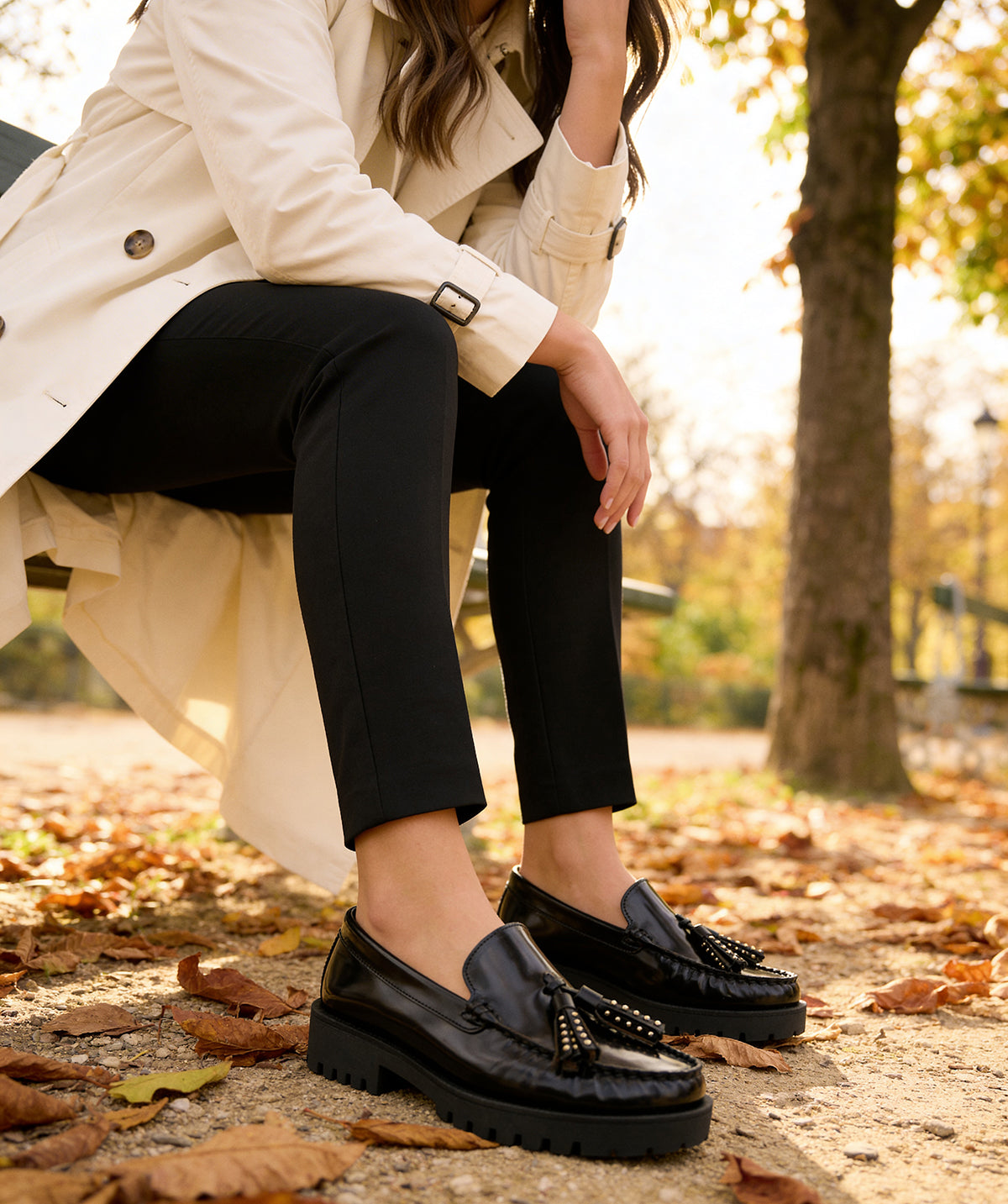 ARIANE Black Loafers