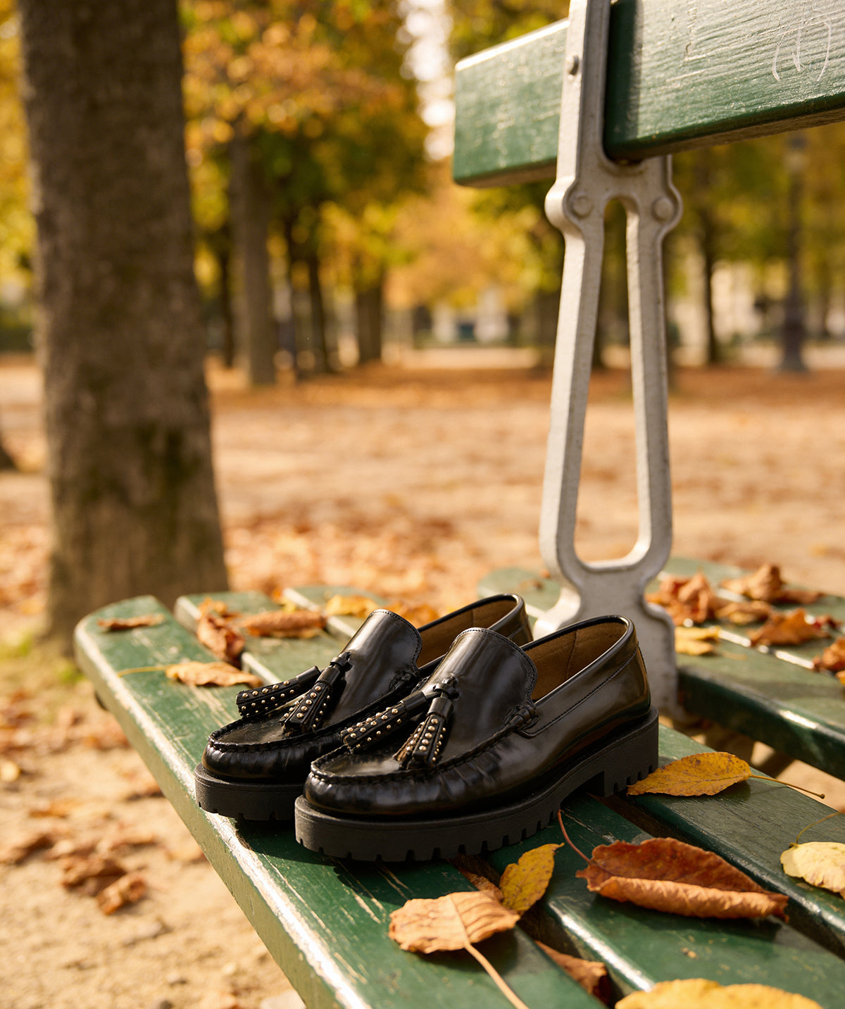 ARIANE Black Loafers