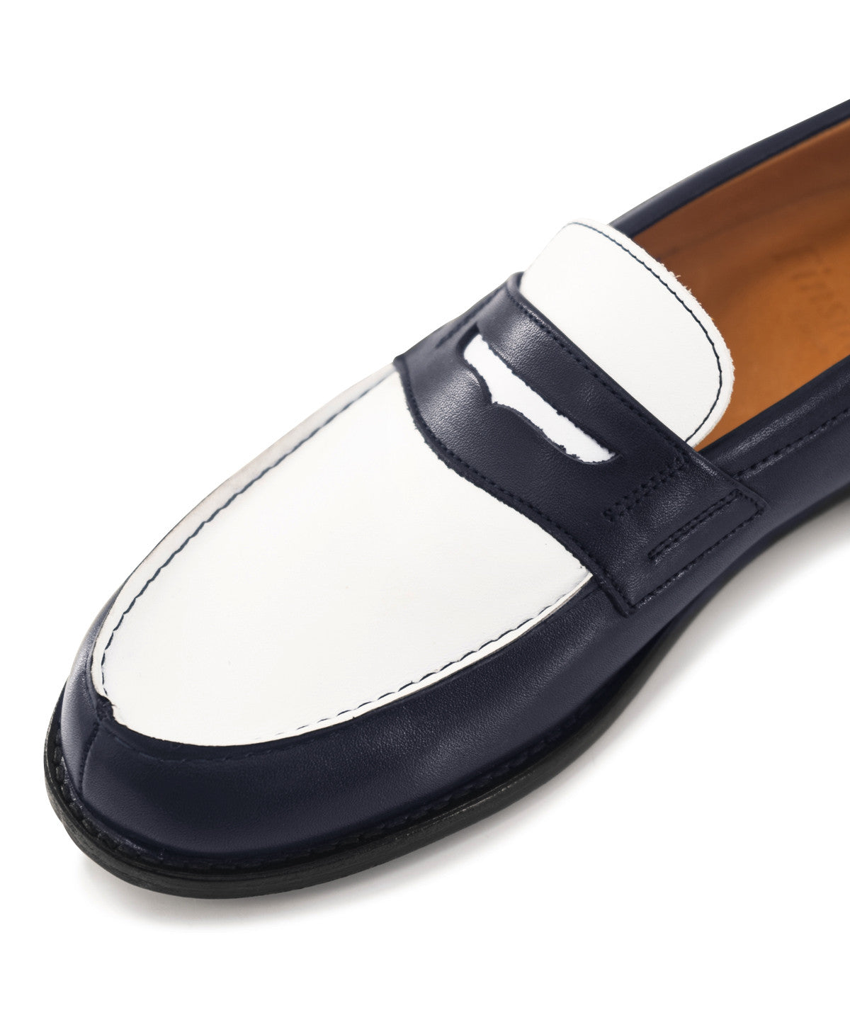 s/files/1/0898/2354/3633/files/mocassin-bicolore-lilou-marine-et-blanc.jpg_v_702876098313-4_7f1fa356-2f01-4105-9794-fe31101b6f25.jpg?v=1745511731